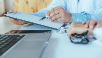 Какие документы необходимо предоставить в страховую компанию после ДТП?