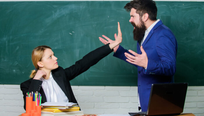 Имеет ли право учитель выгонять ученика